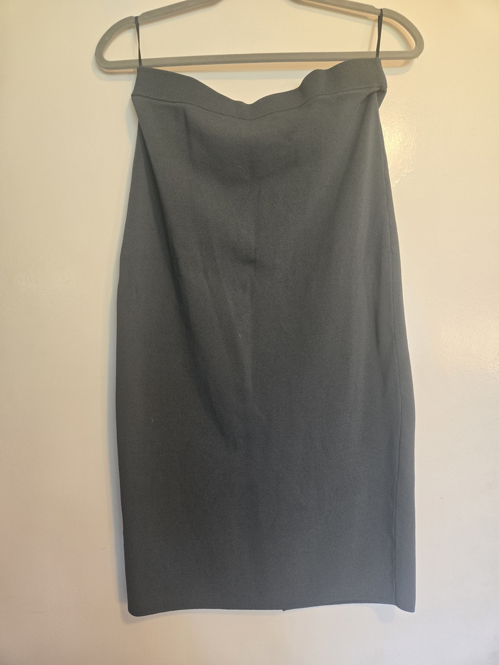 Reiss | Hatty Skirt | Dark Green Faux Button-Front Pencil Skirt - Picture 3 of 9